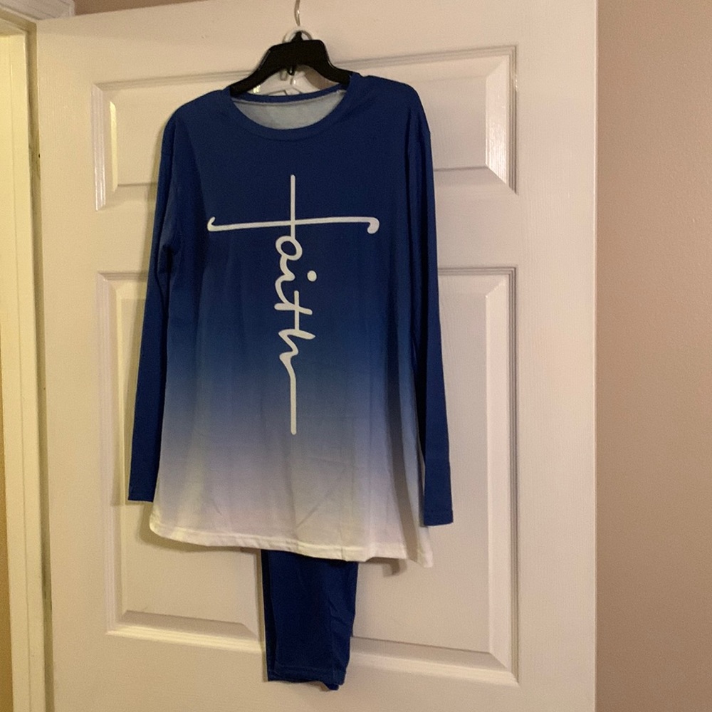Lounge set With Pants, very comfy, Color Blue